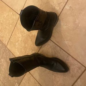 BLACK LEATHER COWBOY BOOTS-SIZE 9-PROBABLY WORN TWICE!! GREAT COWBOY BOOTS!!